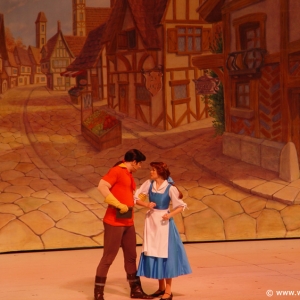 Beauty_and_the_Beast_Stage_Show_06