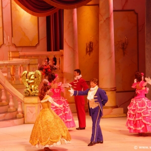 Beauty_and_the_Beast_Stage_Show_21