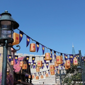 Tangled rest area - lanterns
