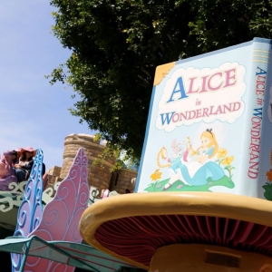 Alice-in-Wonderland-32