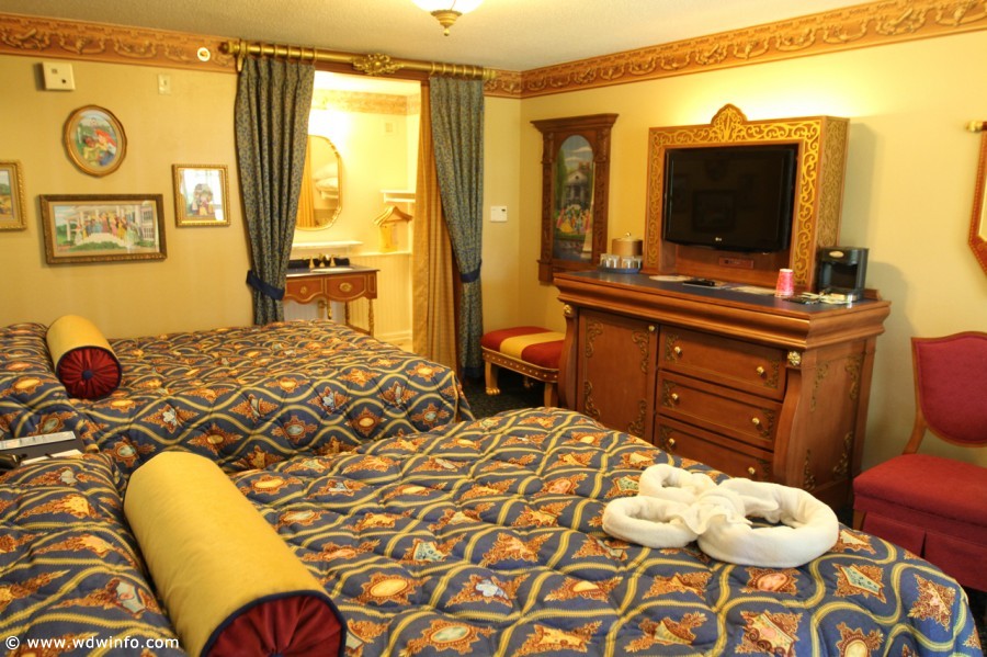 royal-guest-rooms-001
